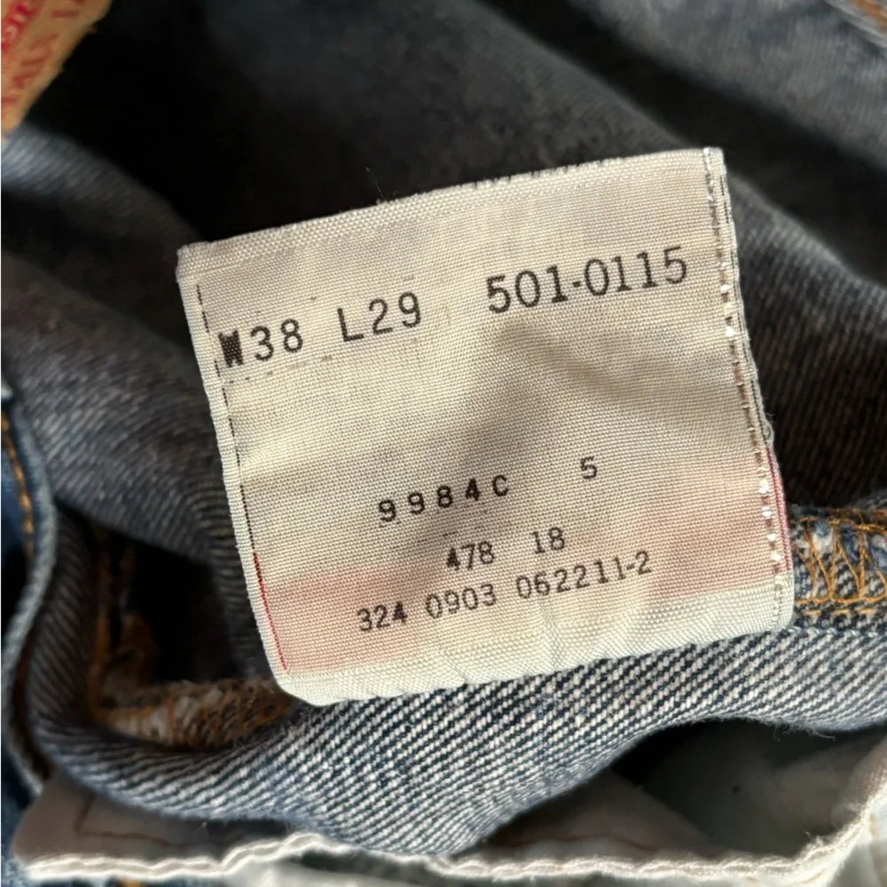 Vintage Distressed Levi’s 501 Jeans - Picture 8 of 11